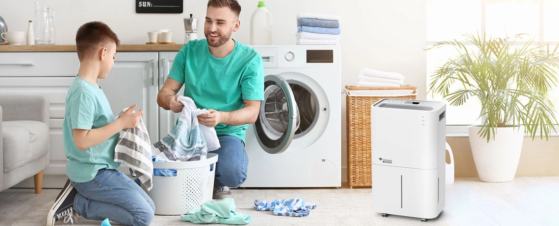MyCond Roomer Eco 25 Otec a syn si užívajú príjemné domáce prostredie.