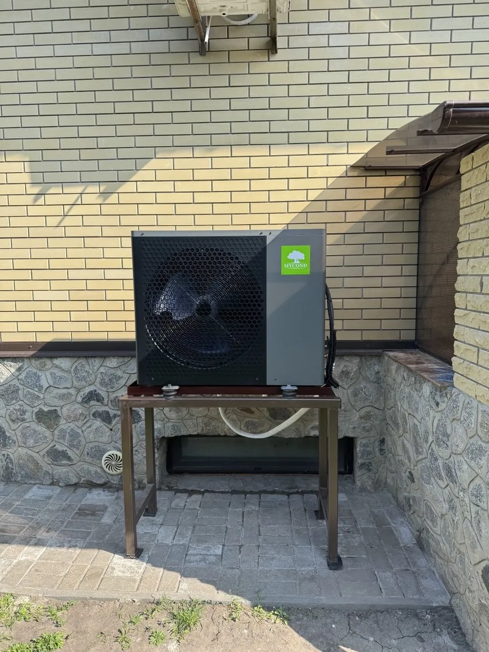 Chata vybavená tepelnými čerpadlami Mycond Split série BeeHeat