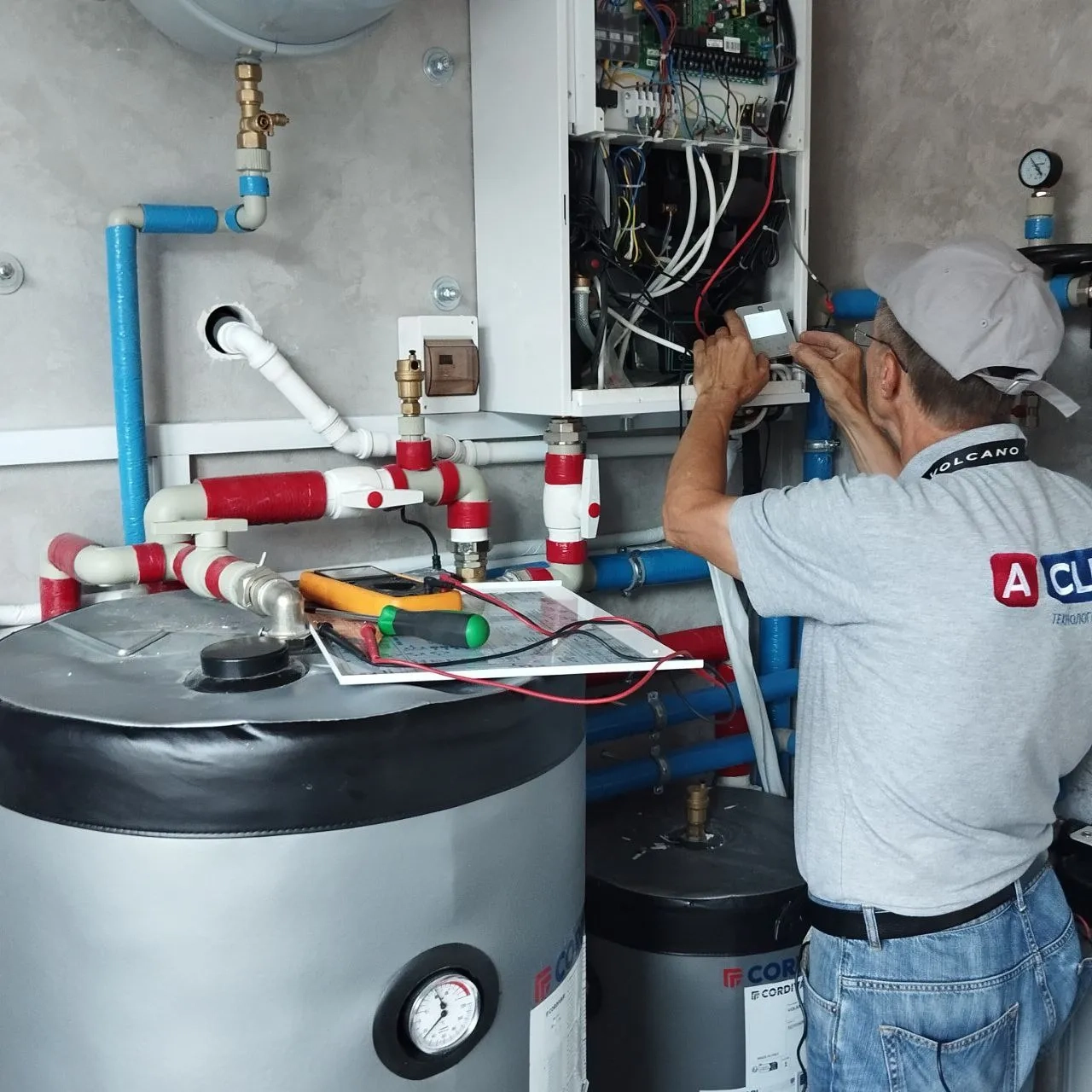 Samostatne stojaci dom s tepelnými čerpadlami Mycond Split série BeeHeat