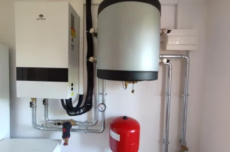 Vila s tepelnými čerpadlami Mycond Split BeeHeat MHS-N14BH/MHS-U14BH